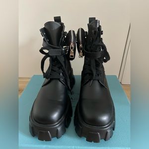 NWOT Black monolith nylon & leather lug combat boots